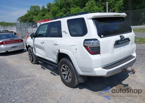 2021 Toyota 4Runner Trd Off Road Premium z USA, uszkodzony, nr VIN JTERU5JR5M5903979